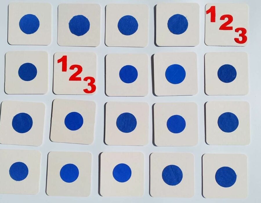 Memory 24 tessere bianche quadrate gioco handamde in feltro lana 96%